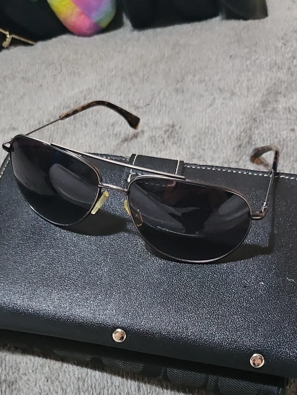 Gap Womens Aviator Designer Sunglasses With Case